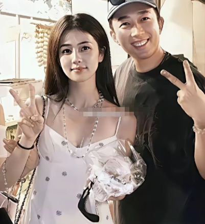 所有人都猜她要出去单飞，结果她转头签了更长的“卖身契”。白鹿没走，跟欢娱影视又