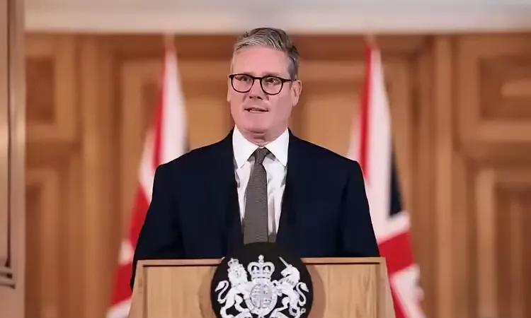 英国的言行，严重歪曲了中国的国际形象！据俄罗斯卫星通讯社6月3日报道，英国政府