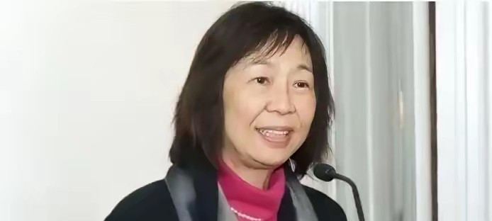 美国之音凉了竟是华人女性当家美国“美国之音”这节目，天
