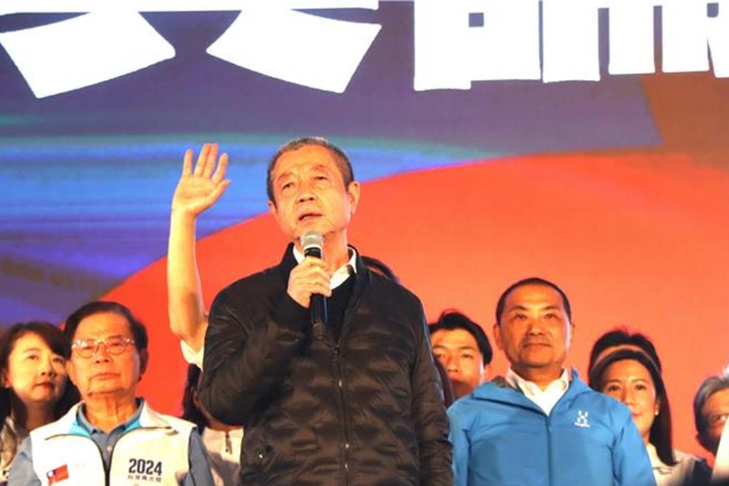 国民党主席改选进入领表阶段，云林县长张丽善17日透露，其兄前云林县长张荣味16日