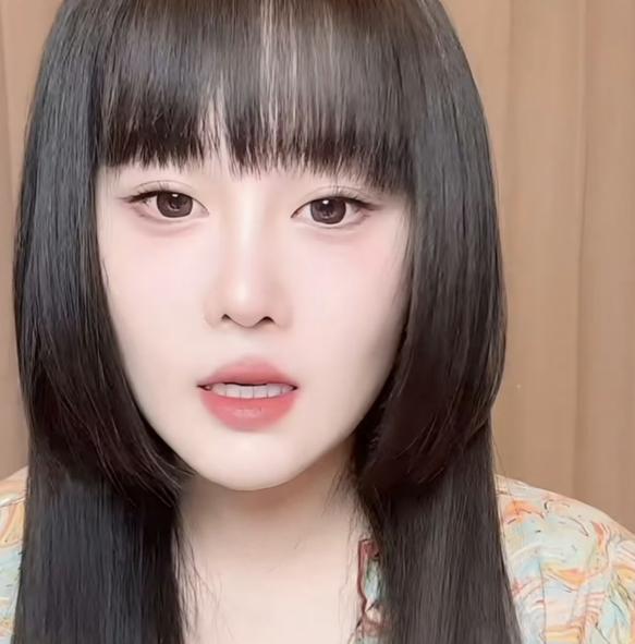 赵本山女儿，冲上热搜！2月22日下午，赵本山女儿球球，突然冲上热搜，原因在直