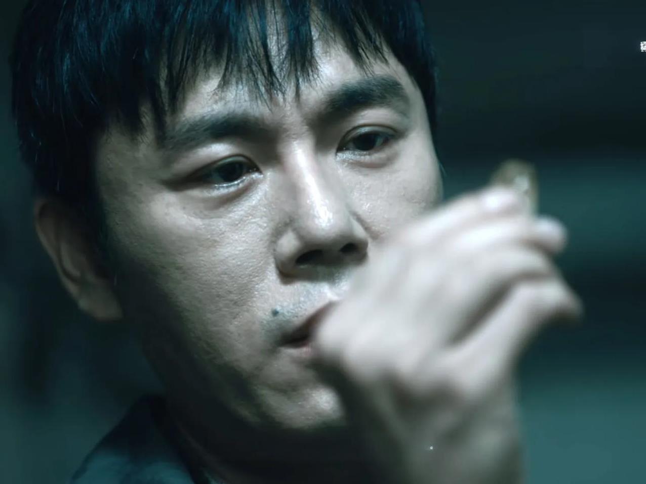 《扫毒风暴》:卢少骅决定和老鬼一起制毒，“绝命毒师”的不归路开始了…老鬼受了重