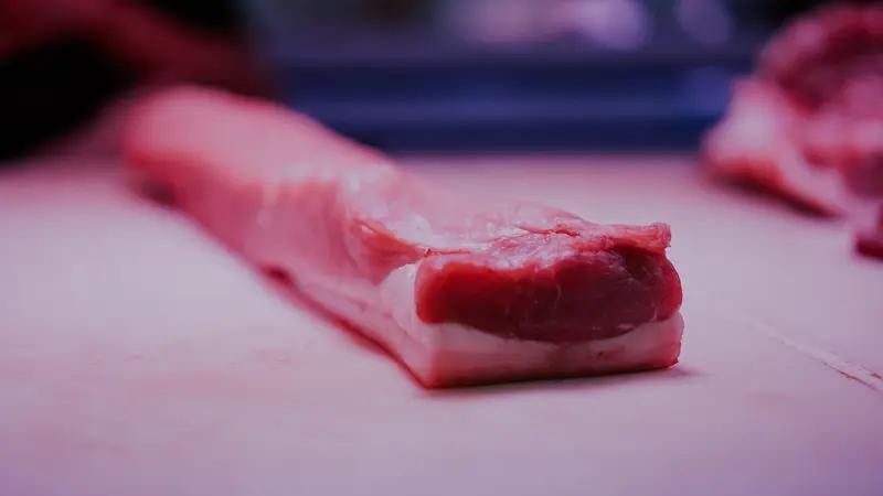 炸了！有生之年真能看到猪肉下岗？一边5块钱一斤没人要，一边实验室7天“种”出真肉