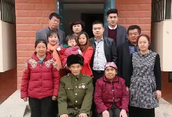 1959年，新疆墨玉县17岁维吾尔族姑娘刘·努尔沙汗，不顾家人反对，执意嫁给39