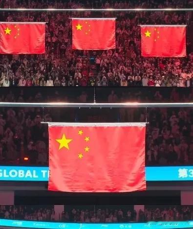四比三，莎莎战胜蒯曼夺冠！这个结果反映出两个问题：第一，蒯曼涨球了，第二，莎莎过