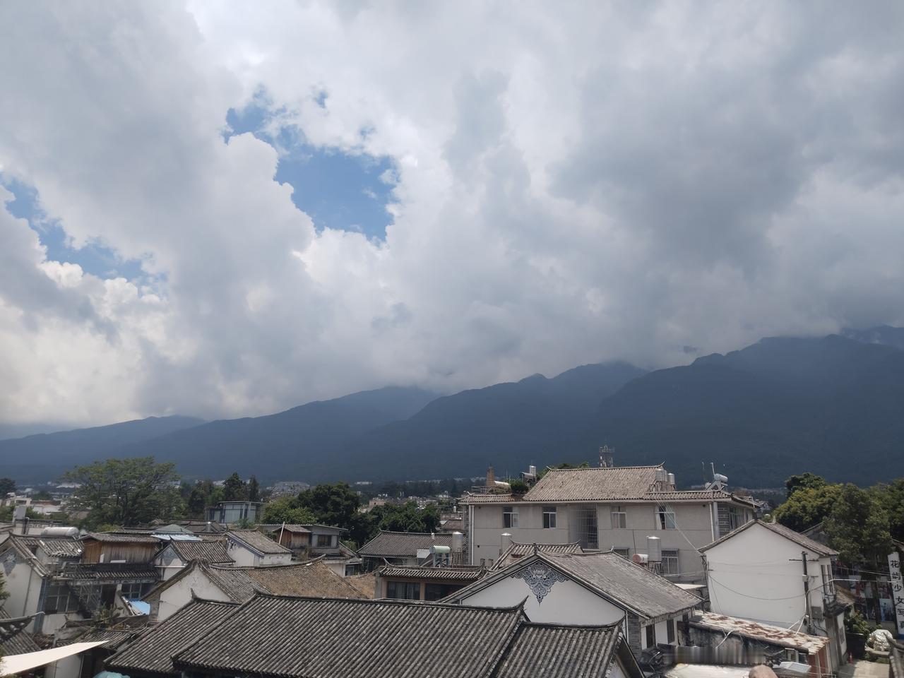 假如世界杯法国队夺冠了:法国队将是第三支连续三届打进世界杯决赛的球队，第一支
