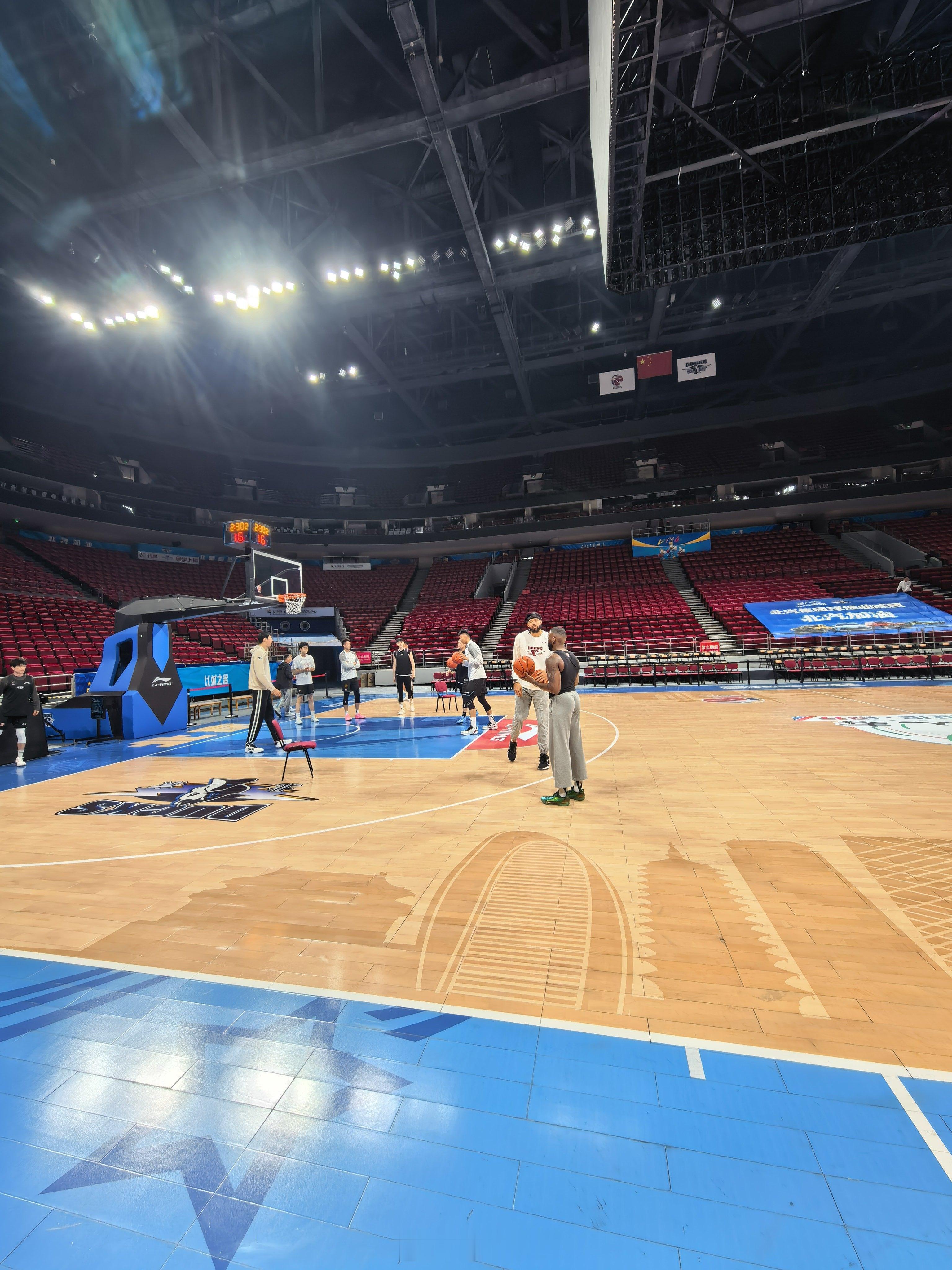 北京男篮vs吉林男篮新小外亮相，爱酱归来！北京·五棵松