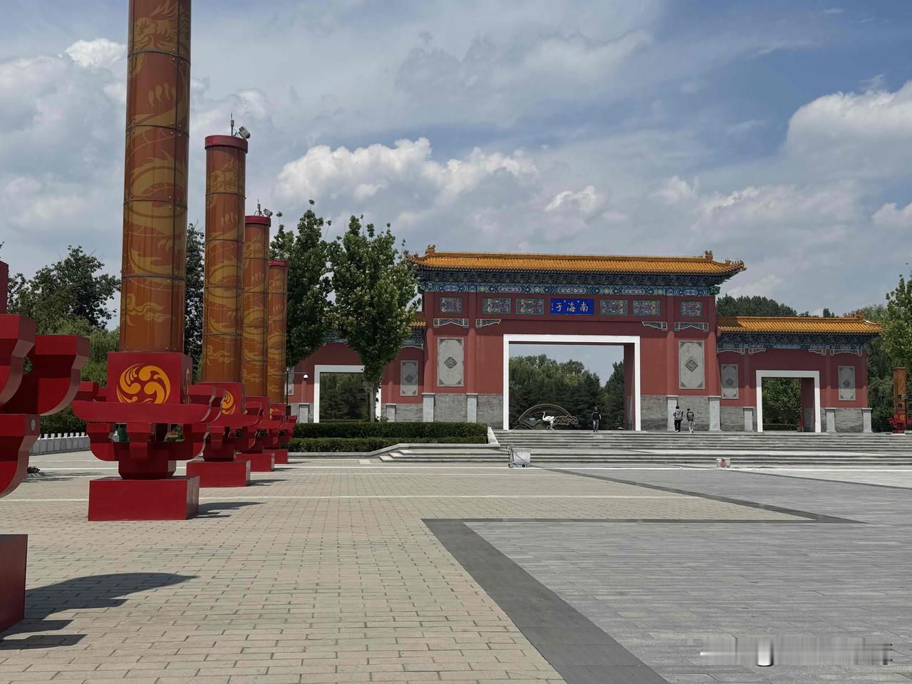 上个月回老家看母亲，住在妹妹家一晚。回来的时候妹妹知道女婿喜欢吃老家的灌肠，妹