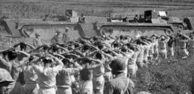 1945年，日军被苏联红军被押往了寒冷的西伯利亚。后来，活下来的日军战俘哭着回忆