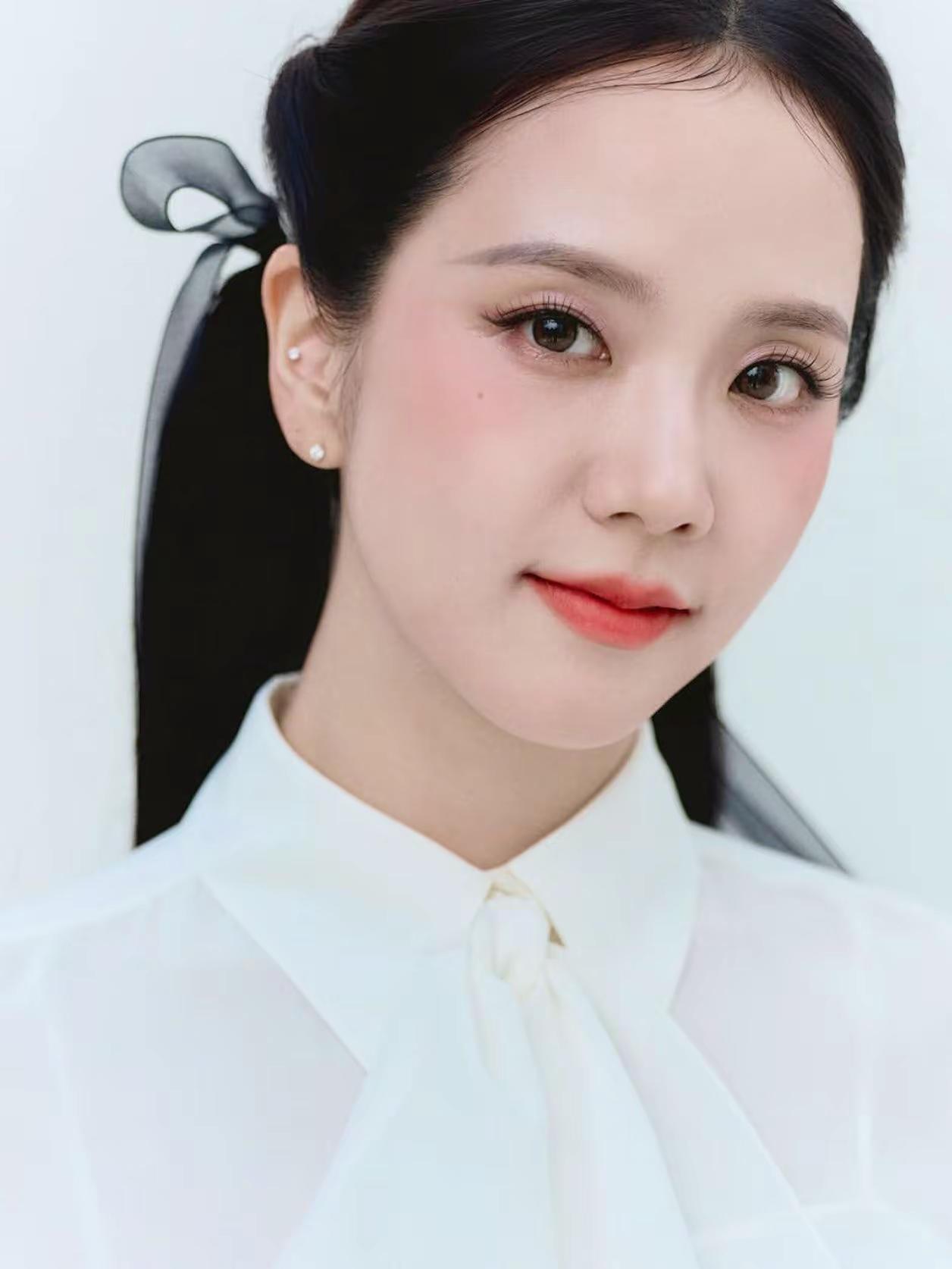 貌美的小秀~🤲💗🍬valentinlecron（摄影师）ins更新迪奥全球品牌大使JISOO金