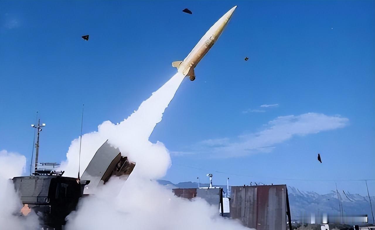 有网友问：倘若中美开战，美国会不会对中国展开全面轰炸？我这么跟你讲，首先美国的