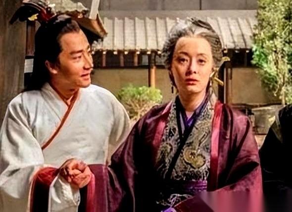 “我死了，你，就得跟着我走！”公元前265年，秦宫深处，烛火摇曳。68岁的宣太