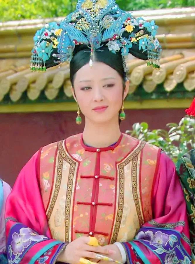 我就喜欢华妃这种类型的女人，看过《甄嬛传》的时候觉得华妃太跋扈了，简直是目中无人