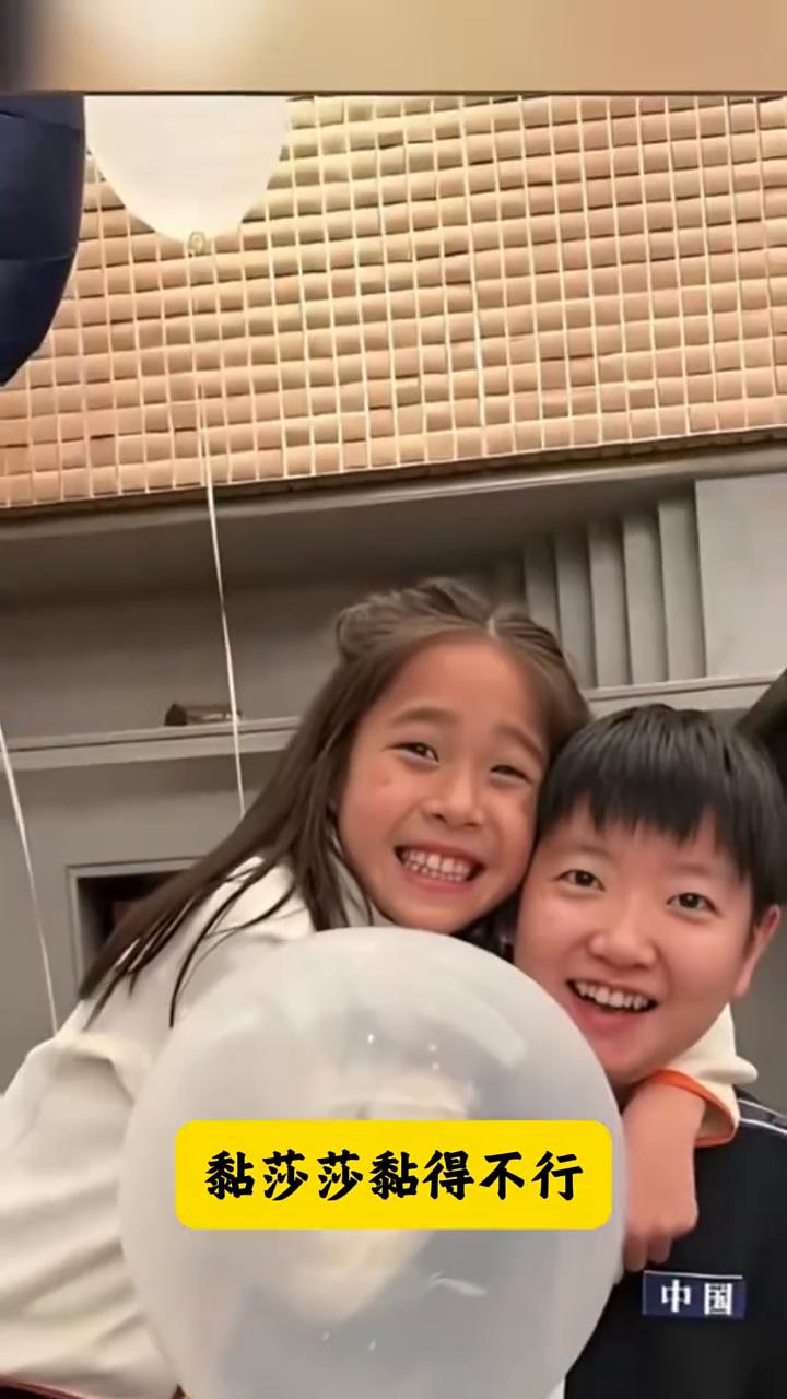 莎莎清华报到记：邱家小食堂营业中。邱指导家这食堂莎莎怕是要常驻了。这清华一读离