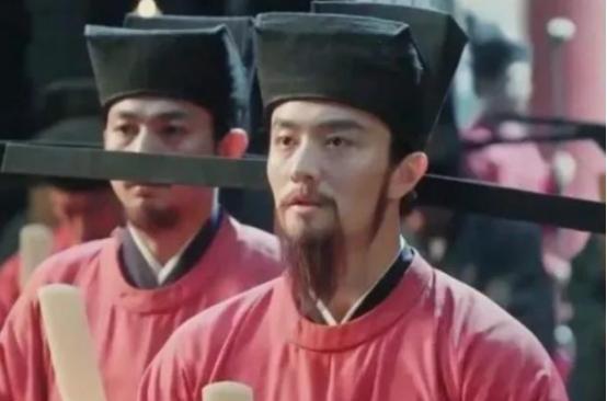 1076年，王安石被撸了宰相，贬为江宁知府。在江宁干了几年后，感觉心灰意冷，不禁