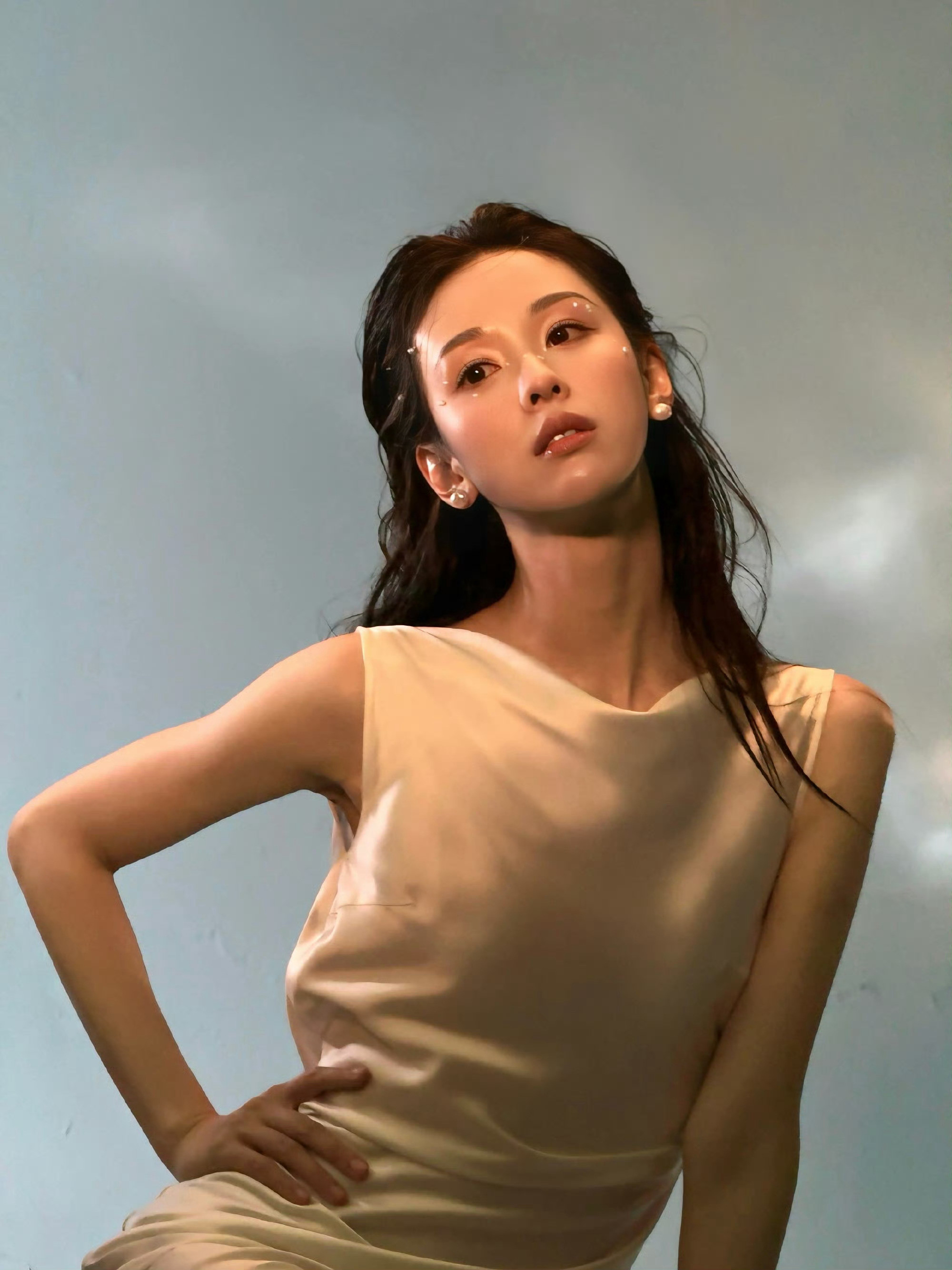 陈都灵你是天使吗陈都灵清冷与温柔完美相融，这般动人模样，可不就是人间天使。