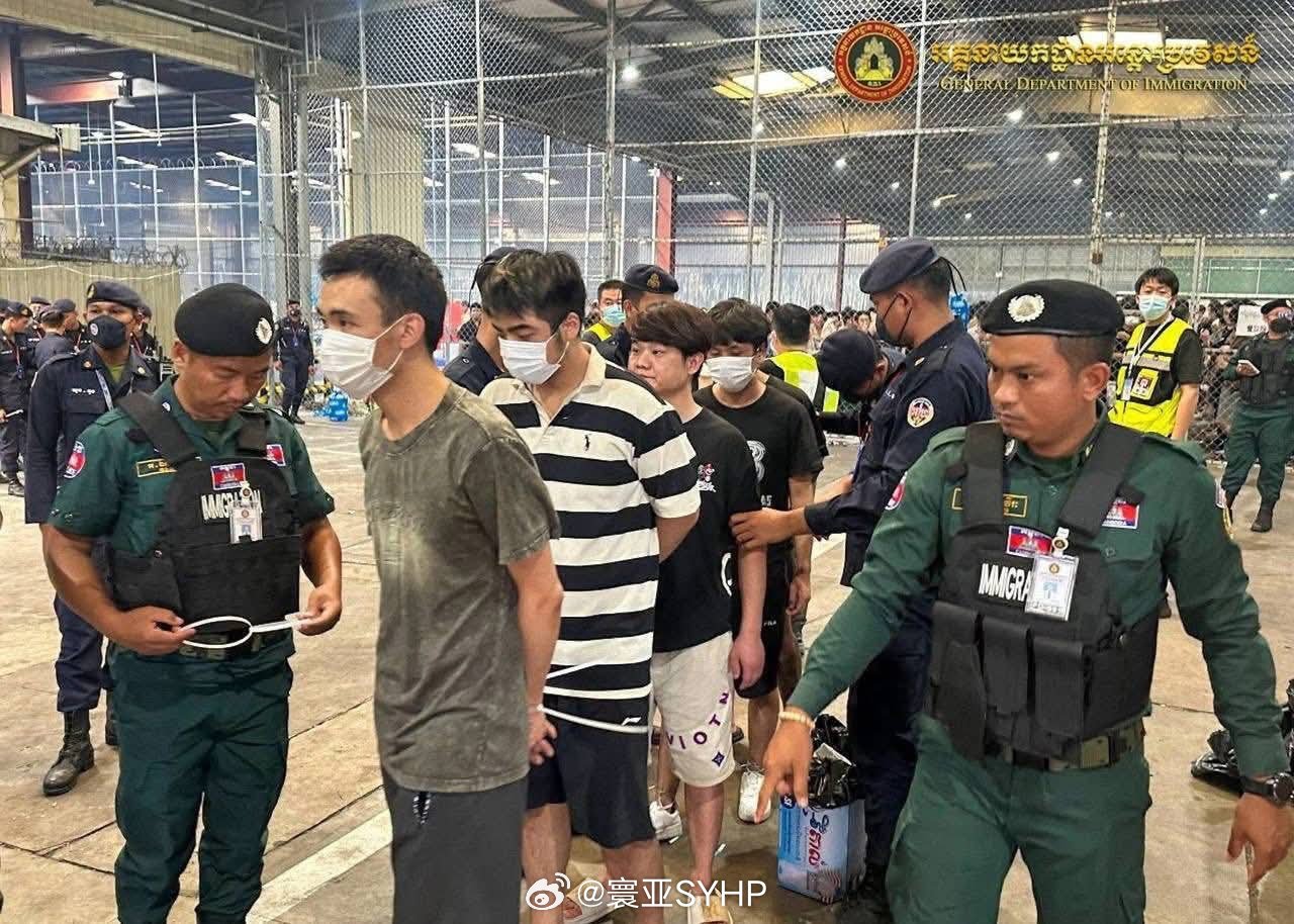 柬埔寨遣返835名涉诈人员柬埔寨移民局与中国驻柬埔寨大使馆合作，将涉嫌网络诈骗、