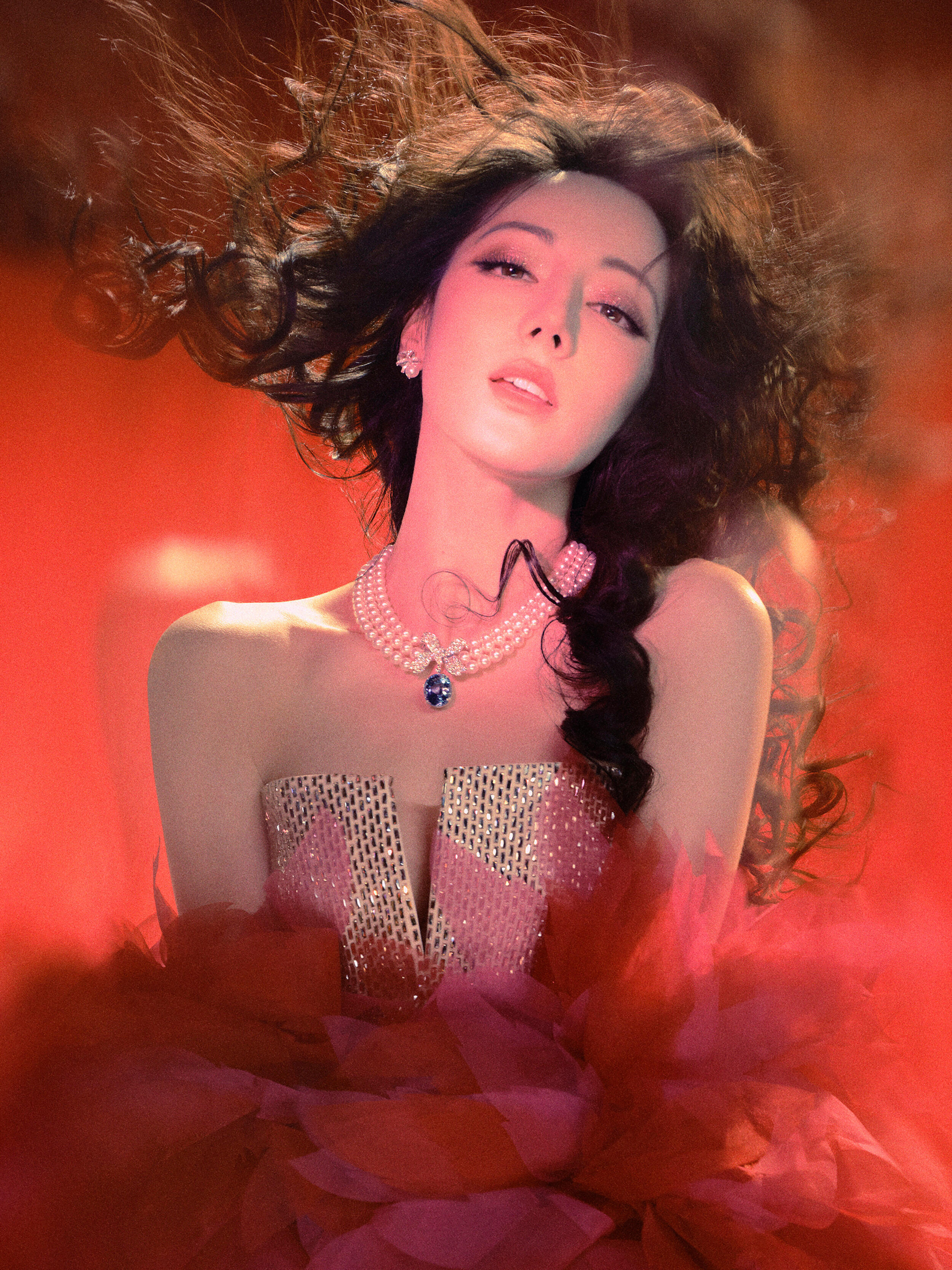 王亚飞为迪丽热巴化的生日妆迪丽热巴生日妆太明艳了，祝美美的巴巴生日快乐呀！！