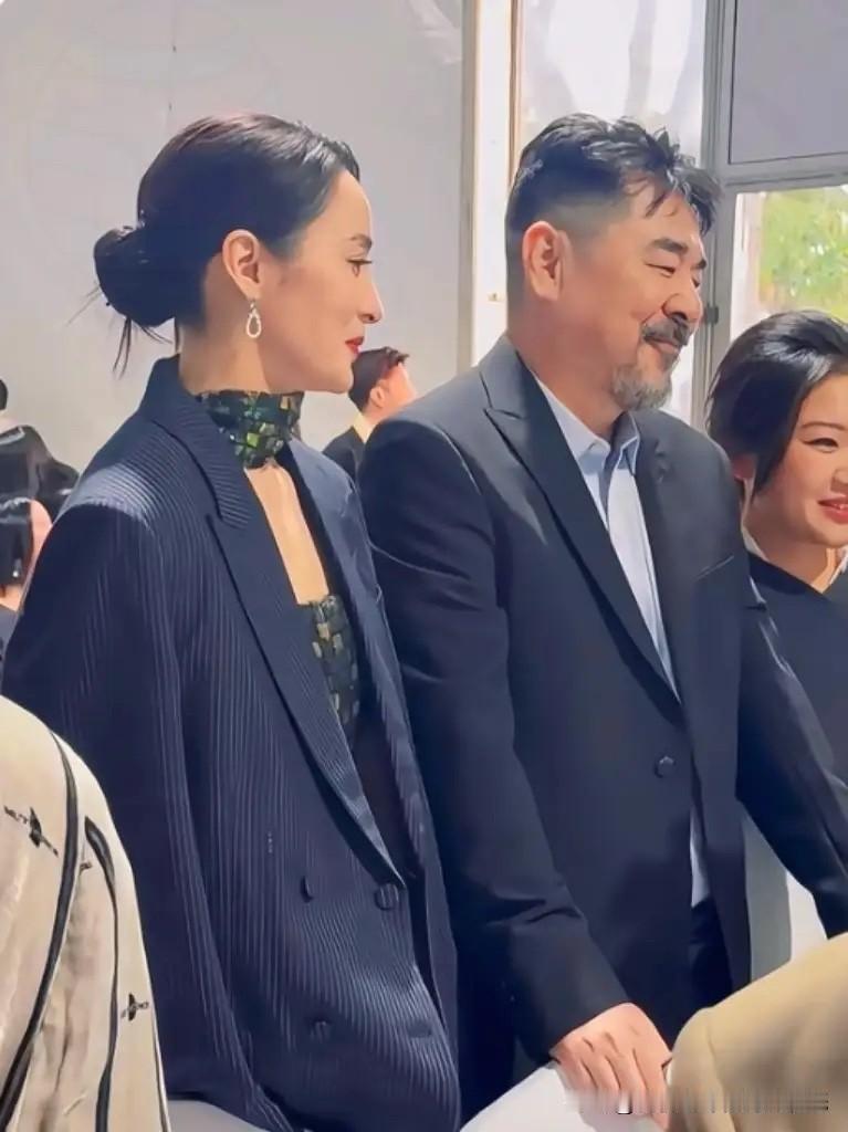 55岁的陈建斌给了所有男人一个上了一课：外表不重要，情绪价值才是最重要的！