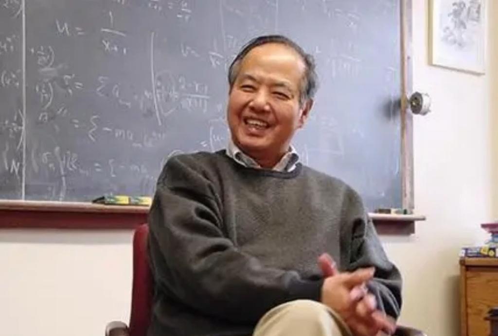 1946年，老师突然问到：“太阳中心的温度是多少？”李政道脱口而道：“我从书上看