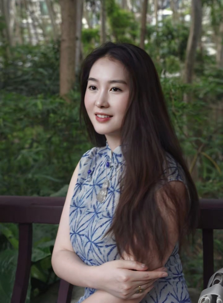 千秋无绝色，悦目是美人