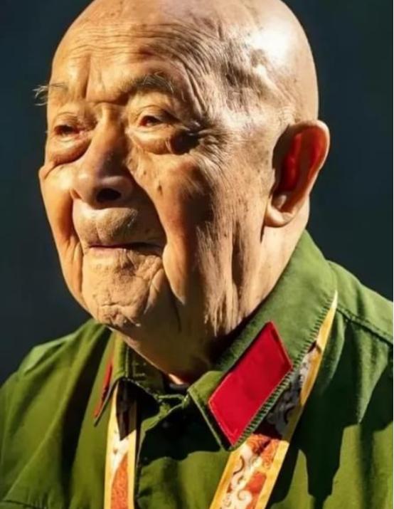 抗美援朝战场上曾单枪匹马歼敌四百余人、荣立特等功的铁血英雄蒋诚，复员回乡时竟因登