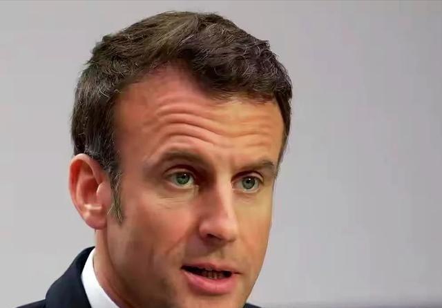 马克龙当着镜头的面，开始点名2026年G7峰会的贵客。印度，请。韩国，请。巴西，