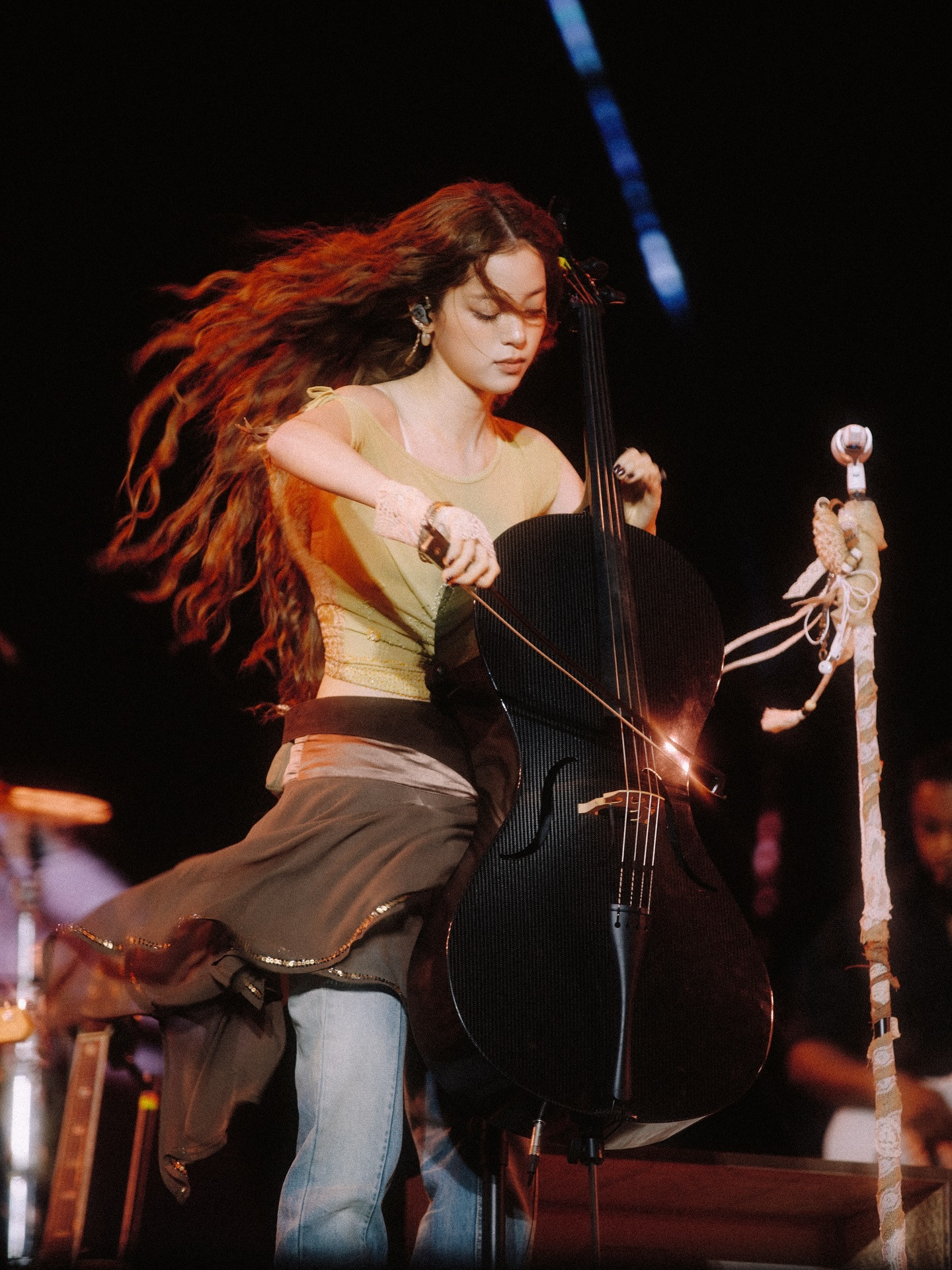 欧阳娜娜迎风歌唱​​​