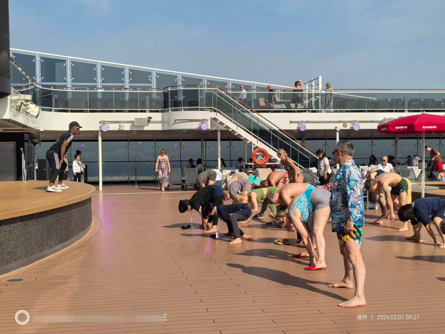 滞留迪拜港邮轮中国游客发声