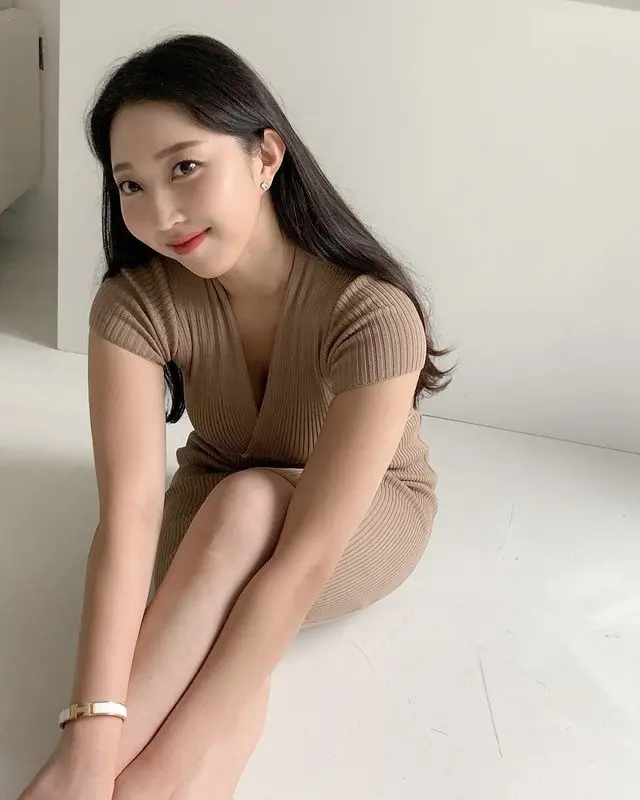 街拍美女穿搭 御姐穿搭 辣妹穿搭 ootd穿搭 金妹妹