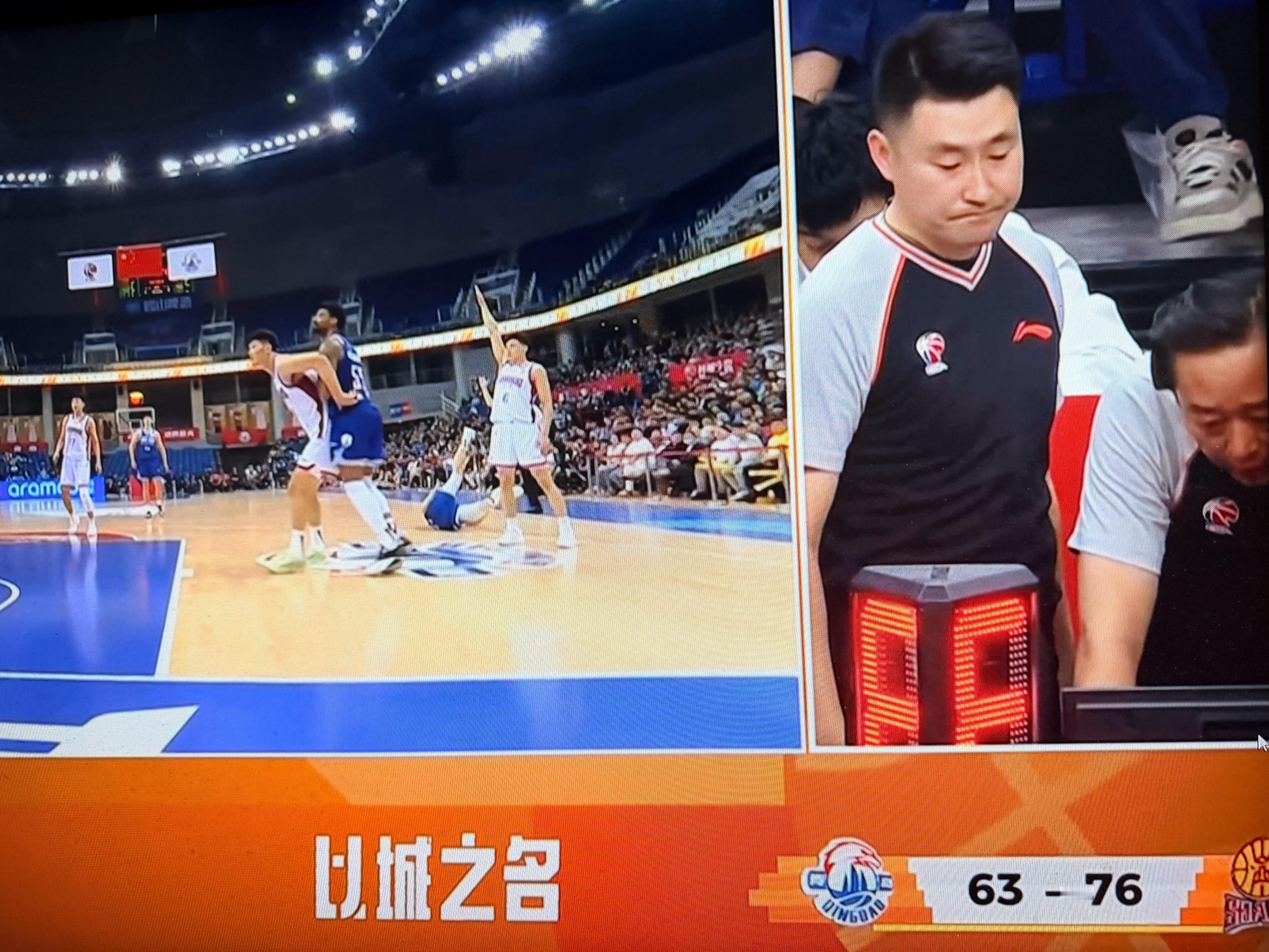 此时此刻午夜1：30分，我刚刚看完了青岛男篮和山西男篮的第四节完整比赛和每一次判