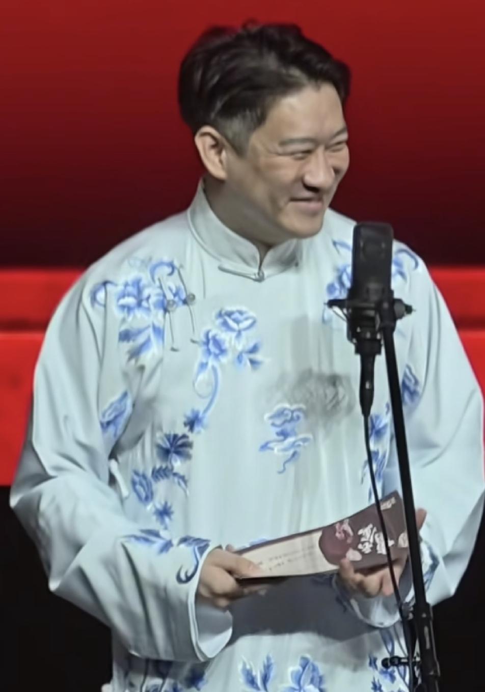 老郭出事，杨议笑成一朵花，云金笑得脸变形。从清末，相声人就相互攻讦，明争暗斗，争