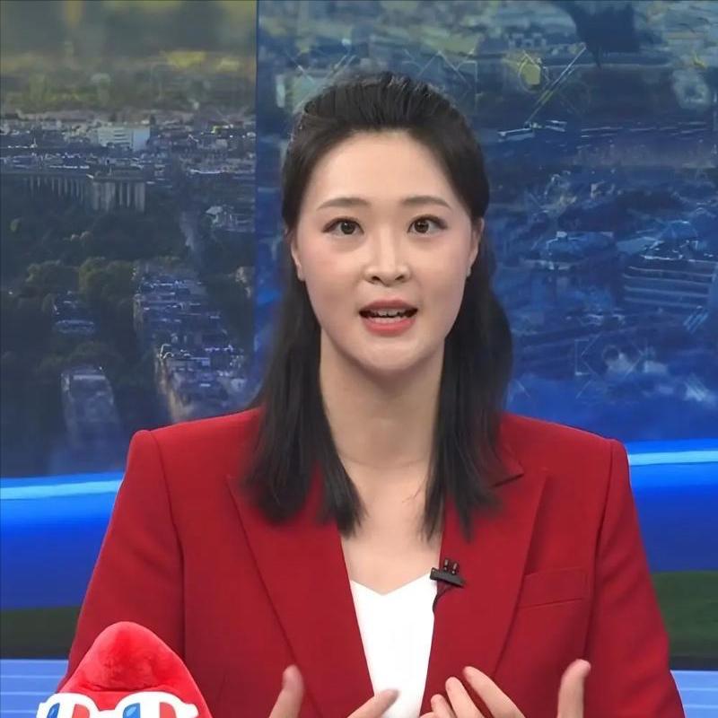 男排败北：惠若琪觉得“3个教训”可谓深刻首先，直到第三局，阵容才起作用，遏制