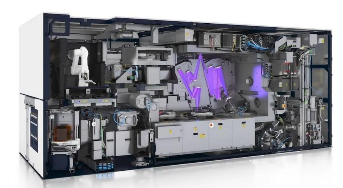 反制说到就到！荷兰刚宣布要卡ASML对华光刻机维修，中国就直接收紧了镓、锗、锑的
