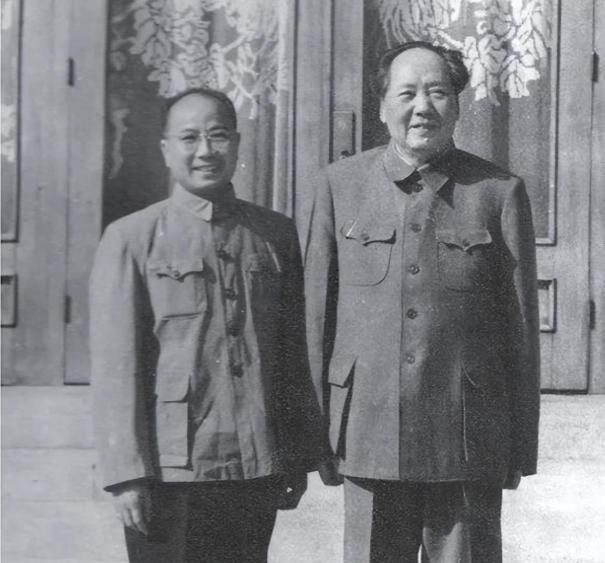 193年，贺子珍在莫斯科看到毛主席再婚的报纸，她冲进医院找周总理评理，周总理只说