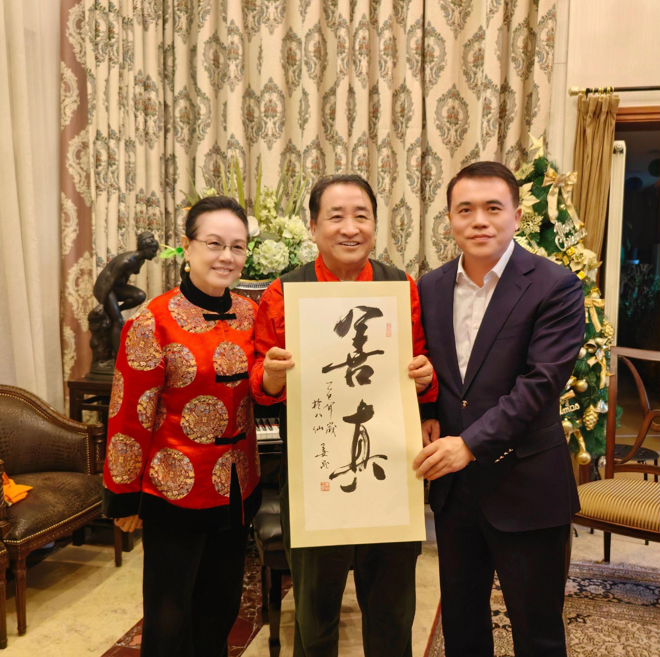 著名相声表演艺术家姜昆，国画大师史国良，著名表演艺术家巩汉林、著名歌唱...