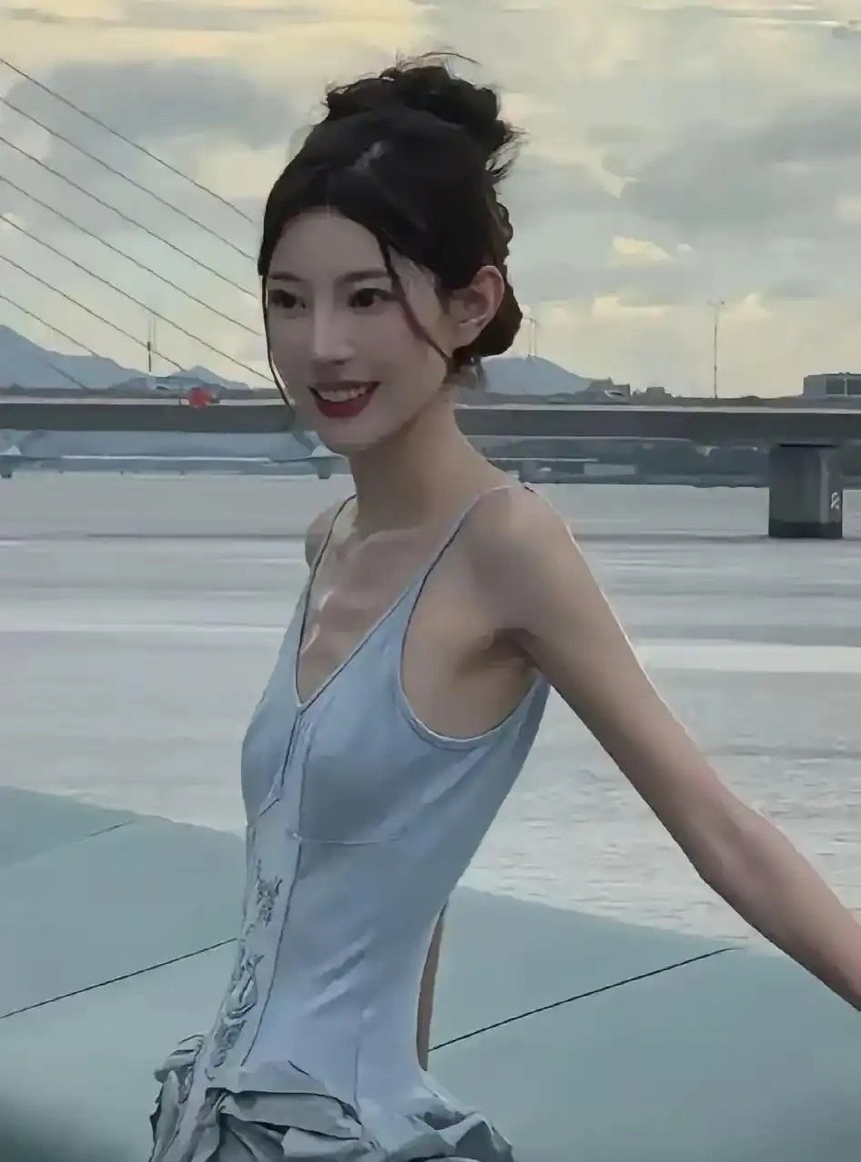我没看错！？演员王若曦突破瘦的极限，身高1.74米，体重才43斤？！不是43公斤