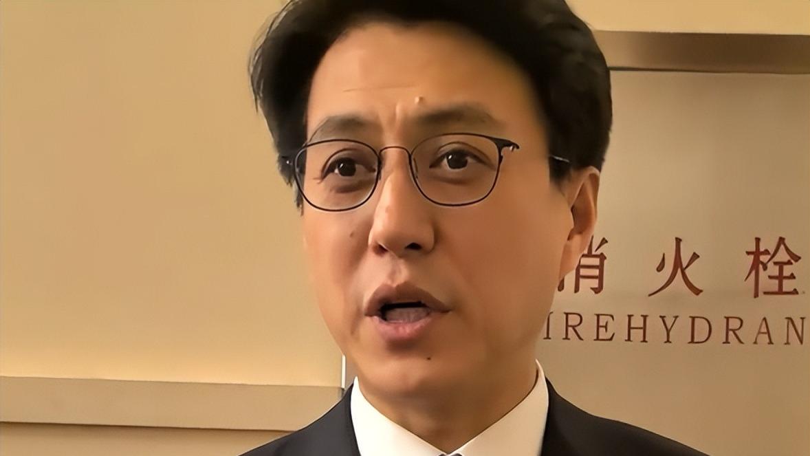 人民大会堂要求明星素颜上阵,没了团队包装,遍地普男普女