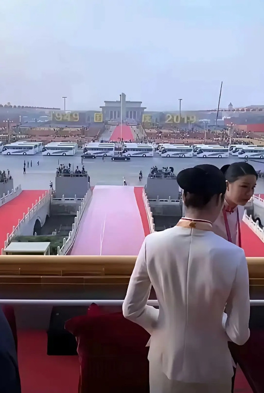 这两个小宫女姐姐不错。