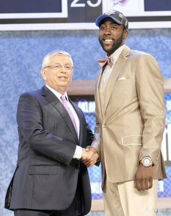NBA选秀大会三号签！雷霆选中少年哈登在首轮第3顺位被俄克拉荷马城雷霆选中！