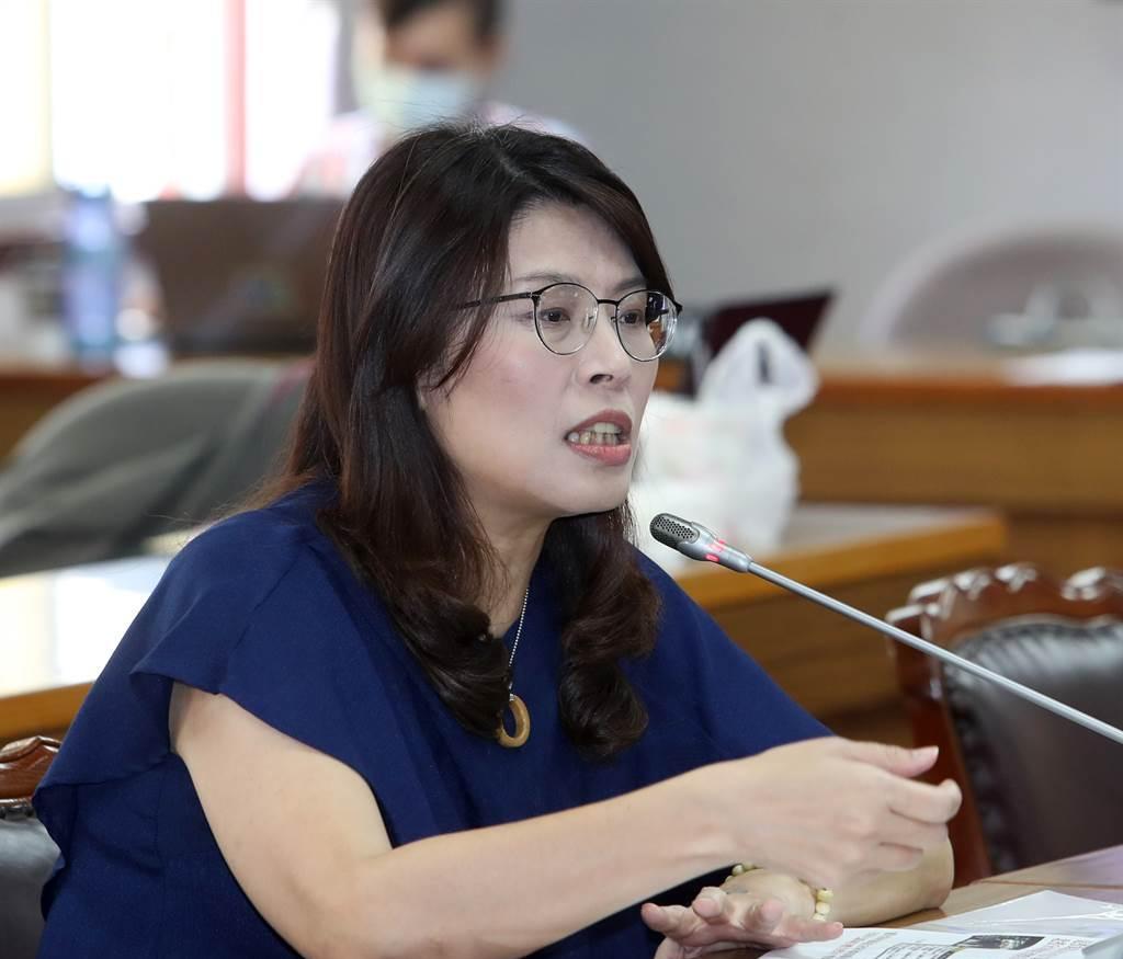 郑丽文：如当选国民党主席愿和北京对话。郑丽文作为国民党主席的候选人，最近提出