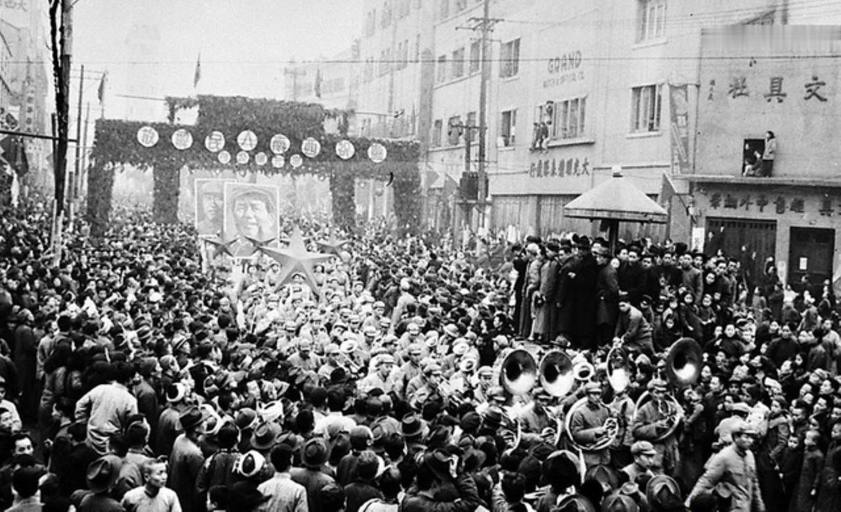 1949蒋介石下令炸毁重庆！杨森假意服从，暗中保全全城百姓！1949年10月