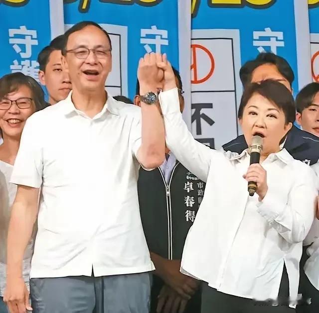 朱立伦的小算盘国民党主席改选之际，朱立伦频繁表态要把党主席的位置交棒给