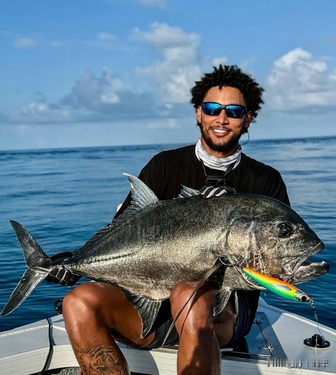 真让本-西蒙斯活明白了！据权威记者MarcSpears报道：NBA自由球员