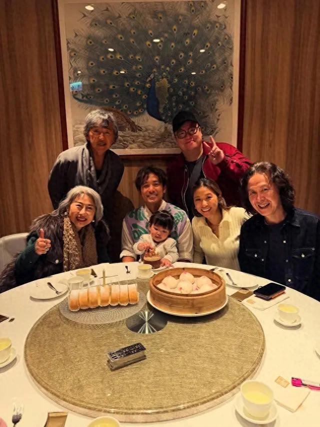 2小时就生完了？！林子祥41岁儿子的老婆也太猛了吧！前一天还在过生日吃大餐