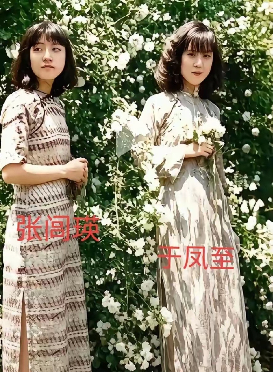 张学良正妻于凤至和女儿张闾瑛娘俩的合照，跟女儿像姐妹俩似的。那时候生孩子早，照片