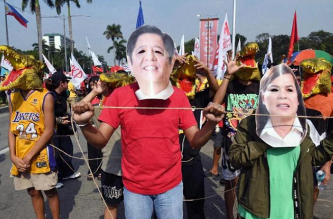 菲律宾1.6万警察出动，政府高层全在贪腐，小马科斯下台响彻全国。小马科斯都自身难