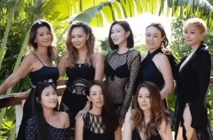 49岁的前TVB女星钟丽淇刚被推进ICU，网上的死讯就已经传得有鼻子有眼了9月14日下午的香港中文大