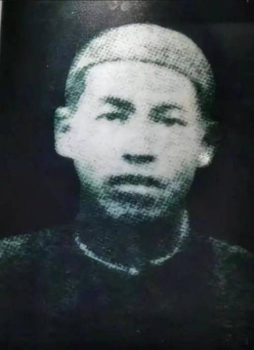 重庆荒坡现带镣遗骸，酷刑痕迹触目惊心，身份揭晓举国动容！1982年，重庆酉阳