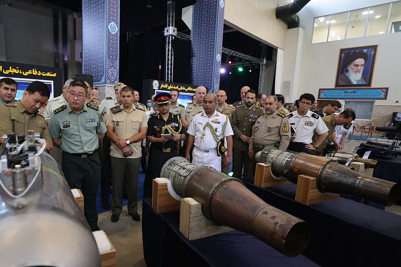一句话概括：伊朗拥有强大的非对称远程反击与区域威慑能力，但常规正面作战能力短板明显，属于“打得远、能